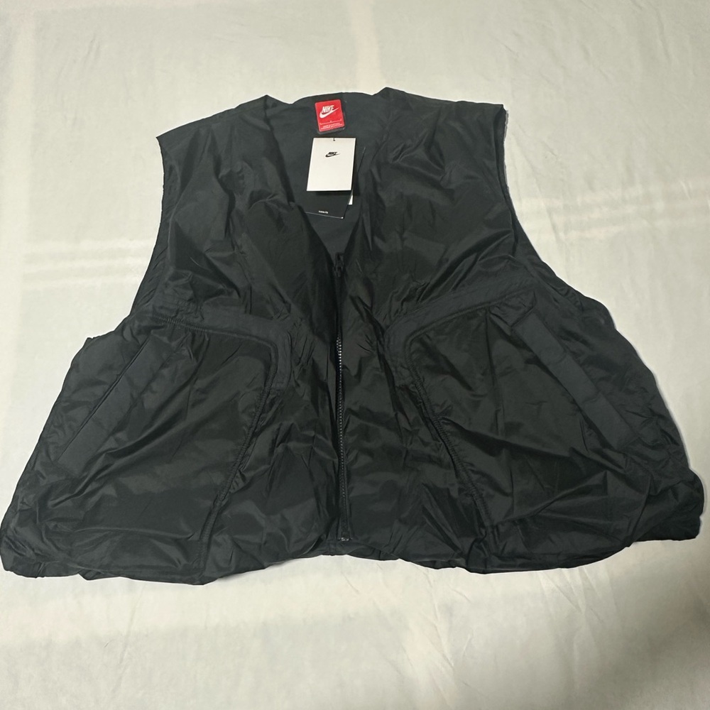 Nike men’s Tech Woven Lightweight Vest size L